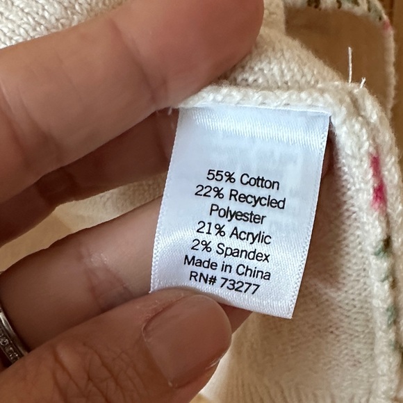 LC Lauren Conrad Cream Sweater with Pink Floral Design - Picture 5 of 7